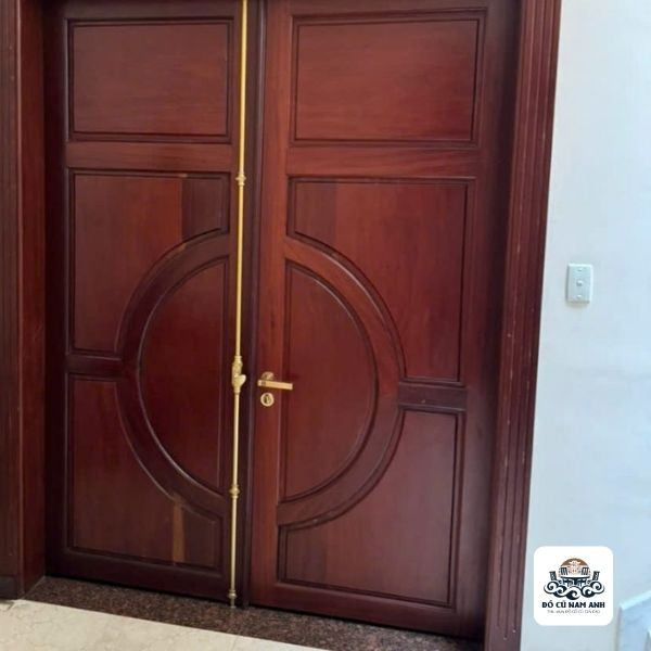 Cửa gỗ cũ TPHCM