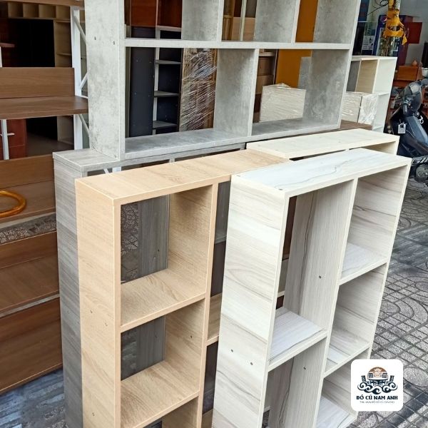 Kệ gỗ cũ thanh lý1