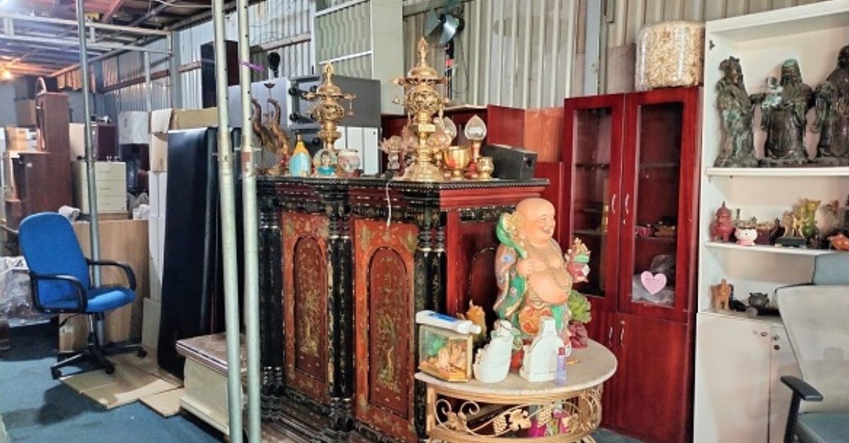 Thanh lý cửa hàng cũ3