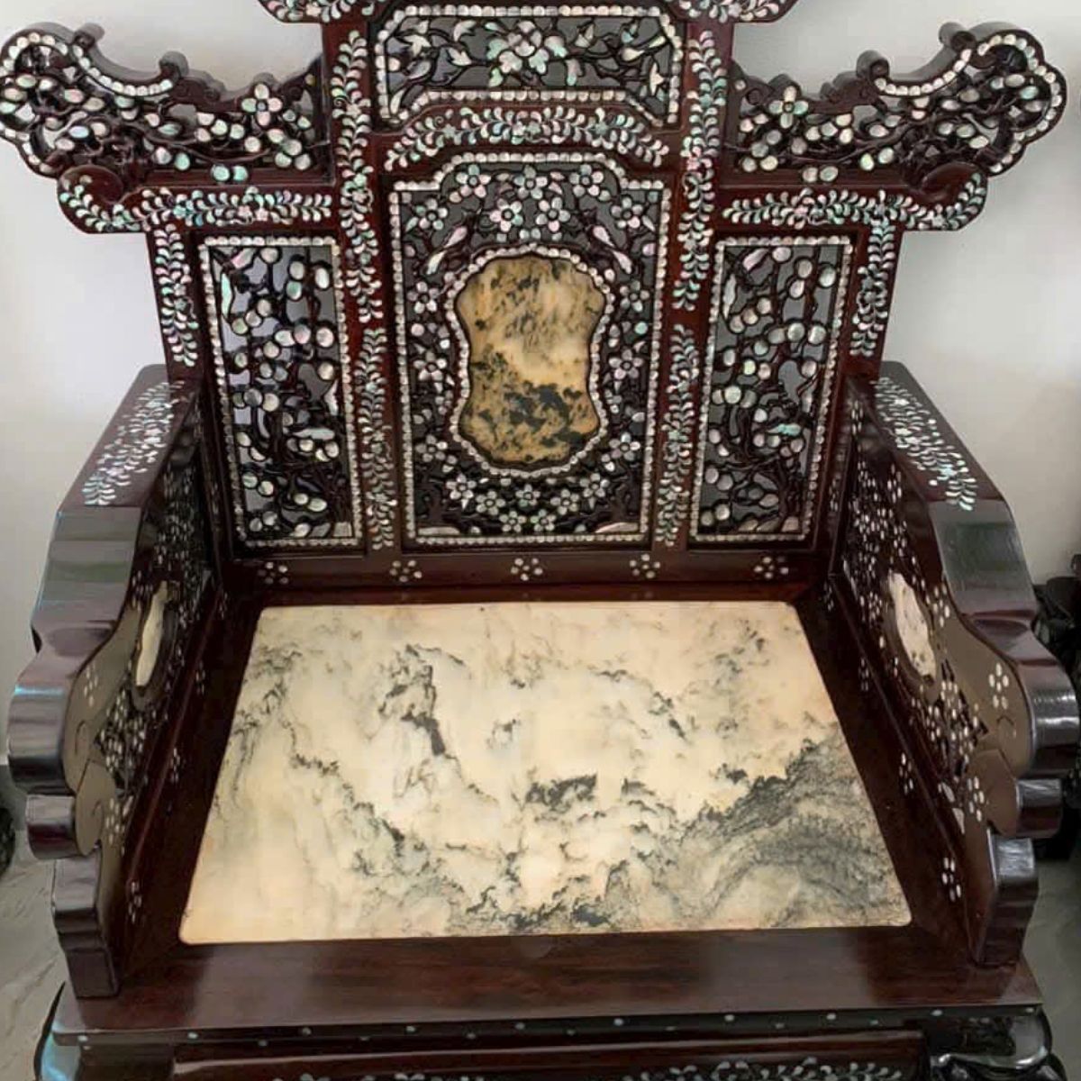 Thu mua đồ gỗ phong thủy cũ