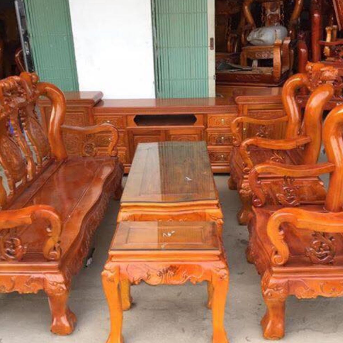 Thu mua bàn ghế gỗ chạm khắc cũ