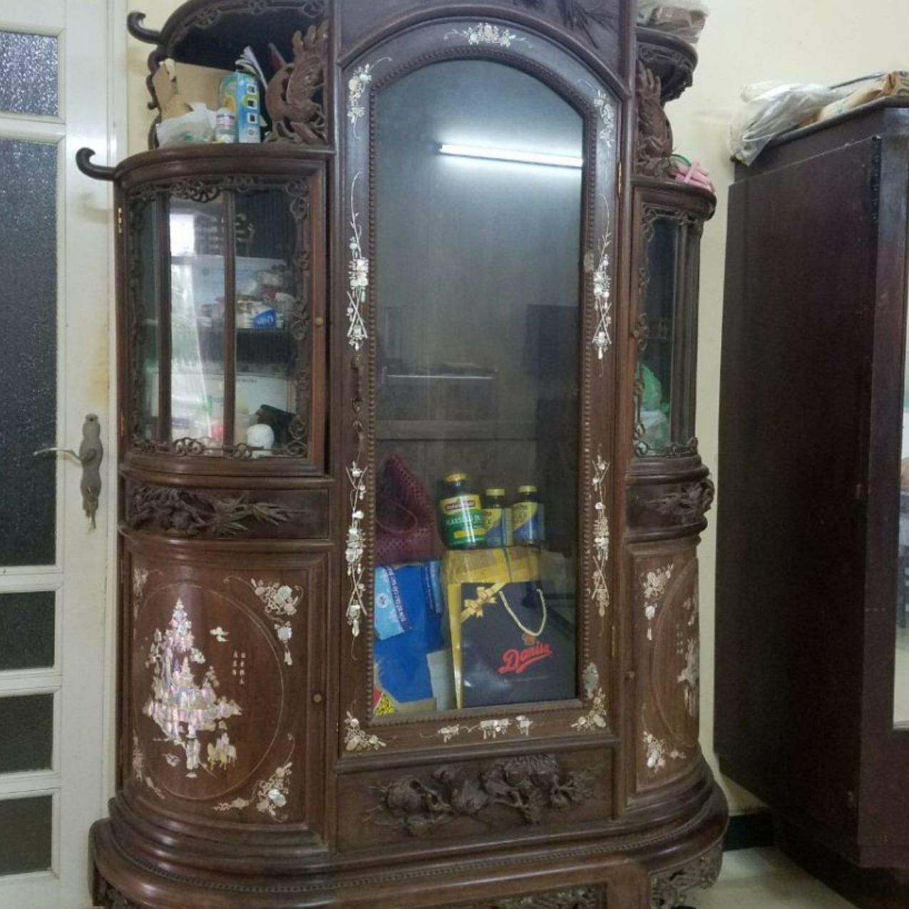 Thu mua tủ gỗ cổ điển cũ1