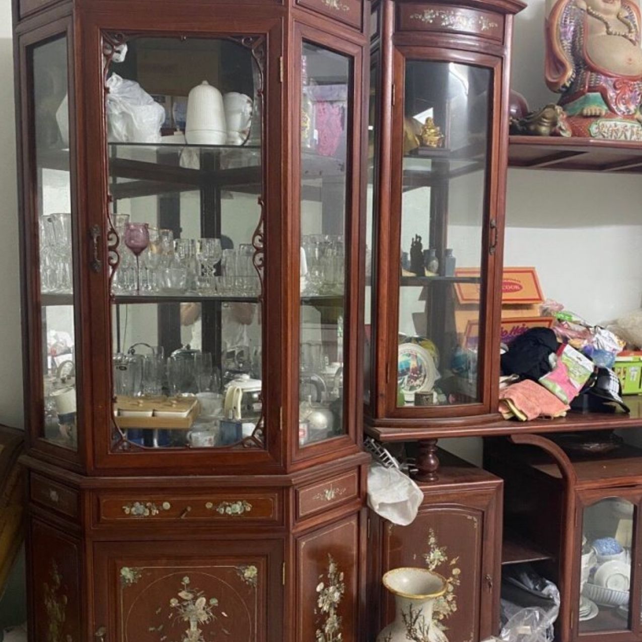 Thu mua tủ gỗ cổ điển cũ