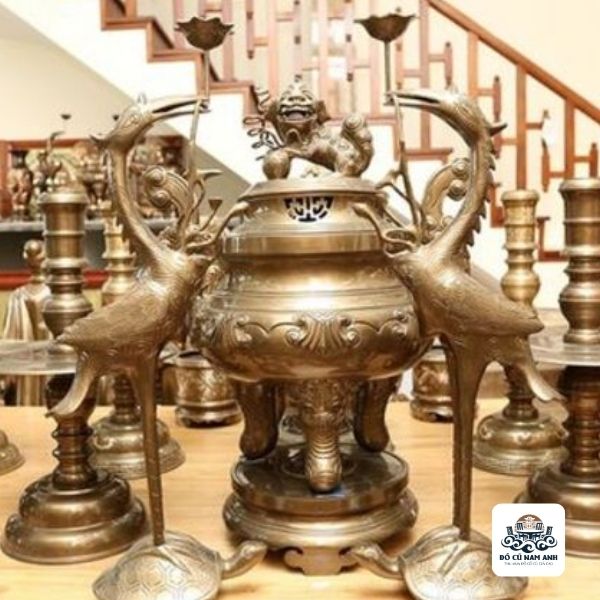 Thu mua khánh thờ cổ