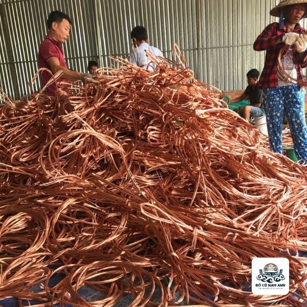 Thu mua phế liệu tại Long Biên1